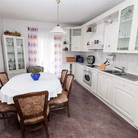 In 39335 Apartment